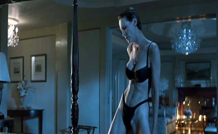 Jamie Lee Curtis sexy, Tia Carrere in True Lies (1994)