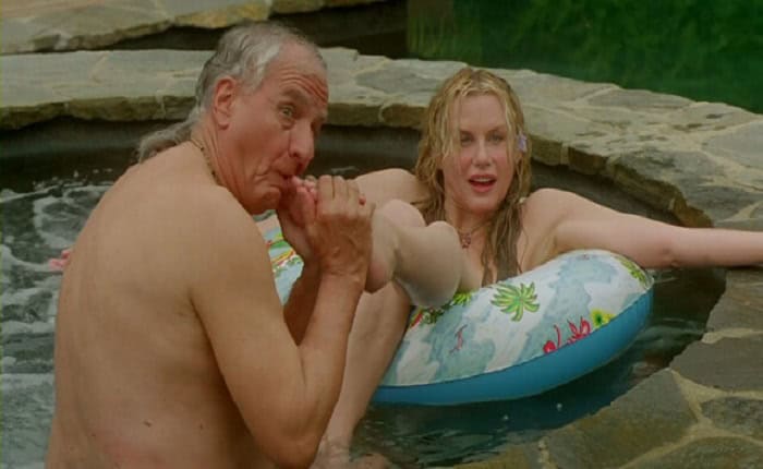 Daryl Hannah nude in Keeping Up with the Steins (2006)