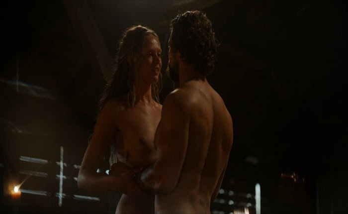 Laura Berlin, Frida Gustavsson nude in Vikings Valhalla S01E01-07 (2022)
