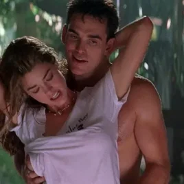 Denise Richards and Neve Campbell nude scene download Wild Things 1998